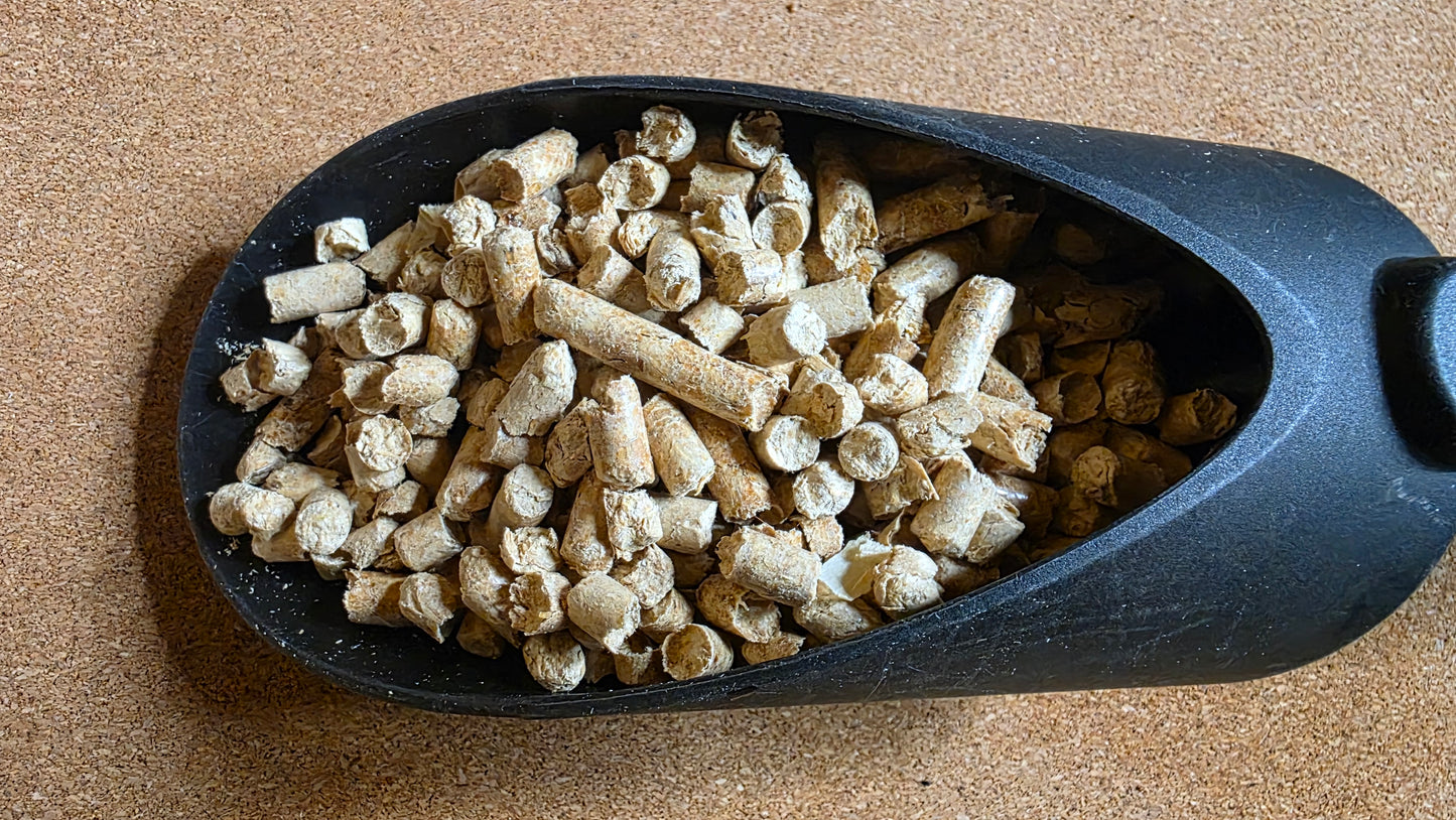 ▶ Compressed Pine Pellets