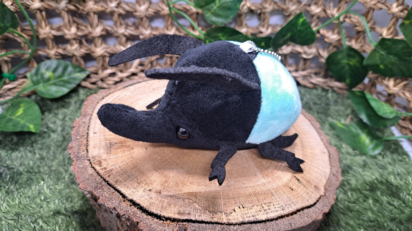 โถ Cute soft Beetle doll