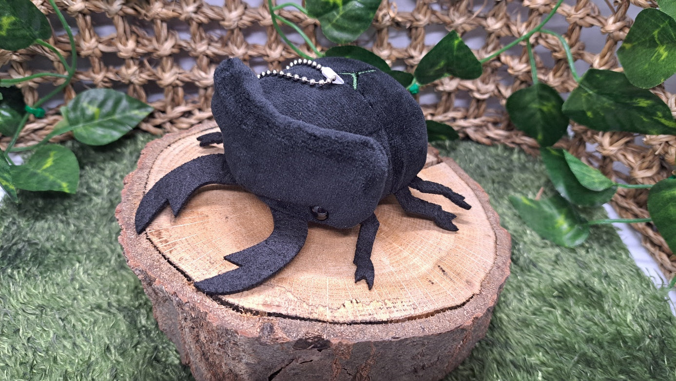 โถ Cute soft Beetle doll