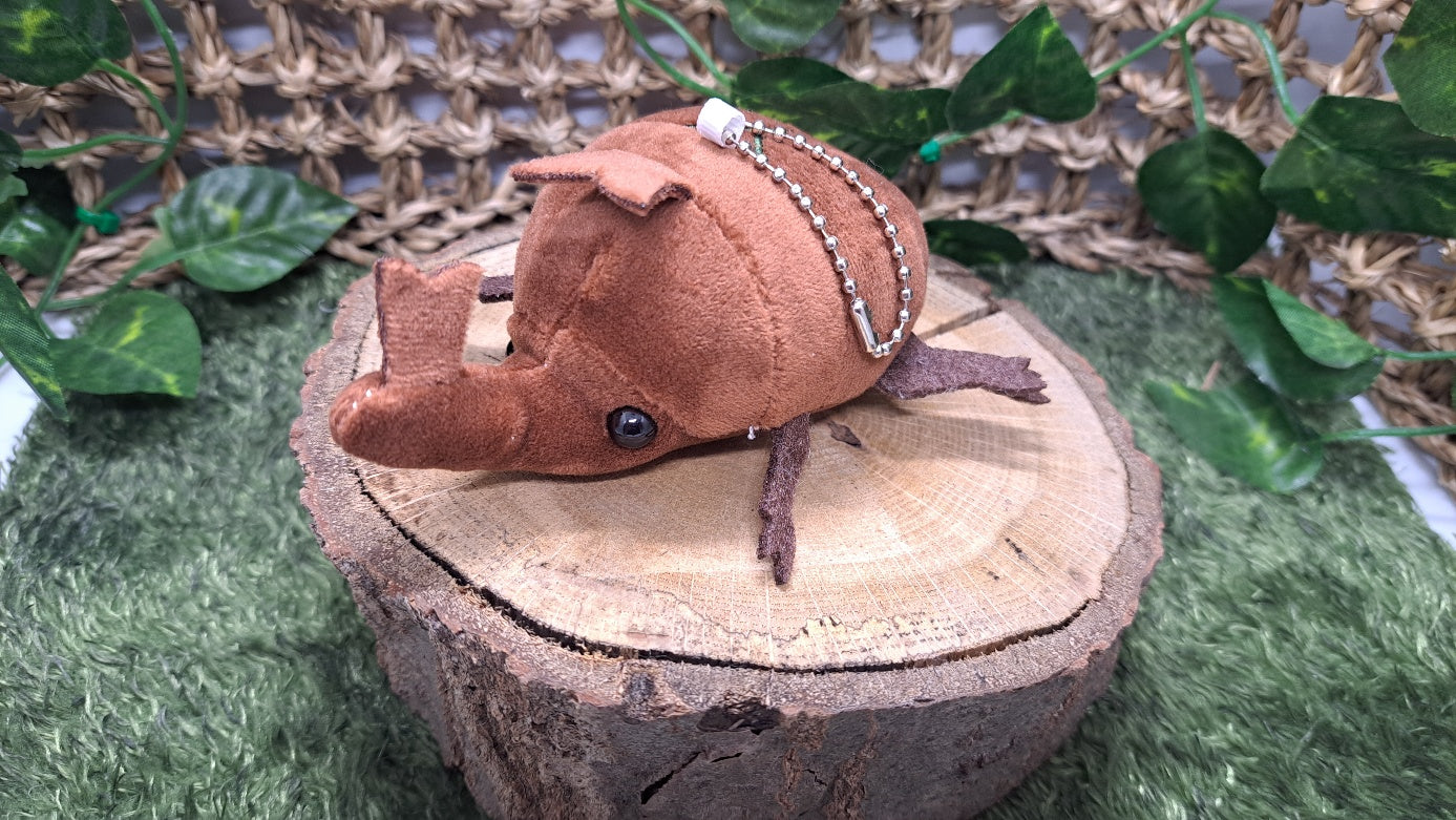 โถ Cute soft Beetle doll